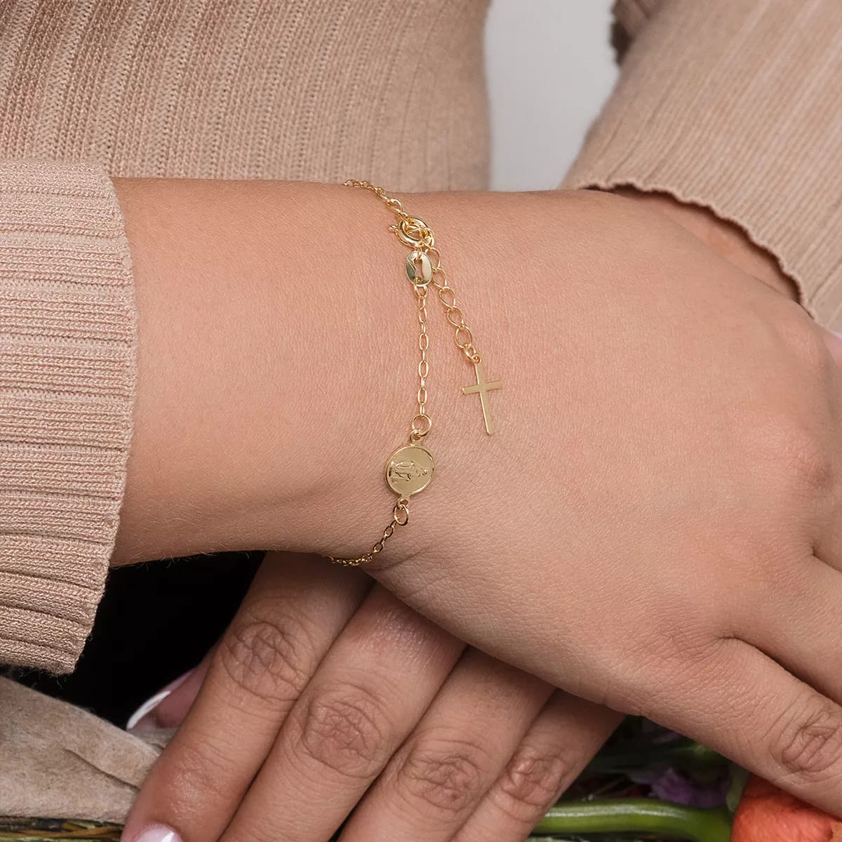 pulsera en oro laminado con virgen 18k