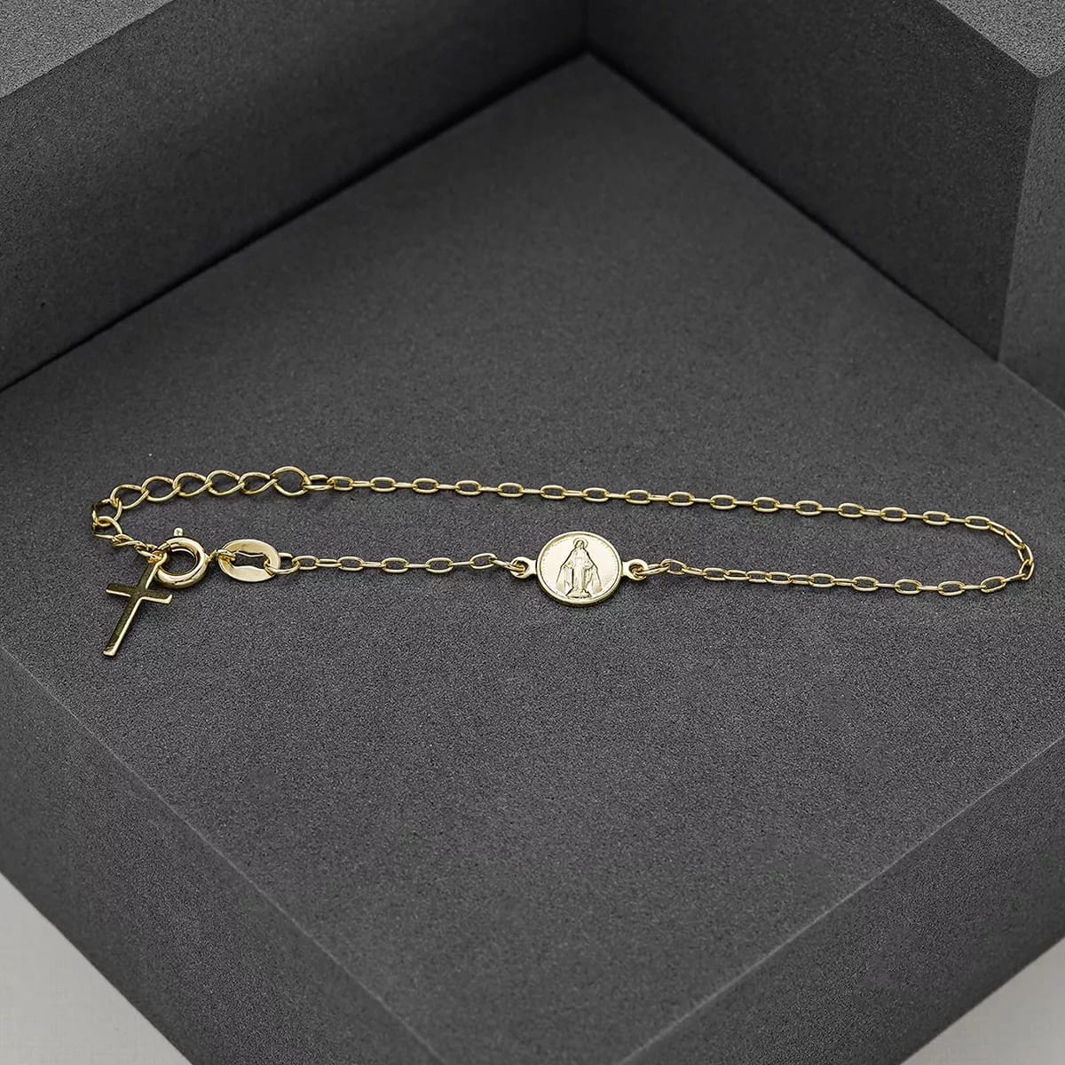 pulsera en oro laminado con virgen 18k de 16.5 cm