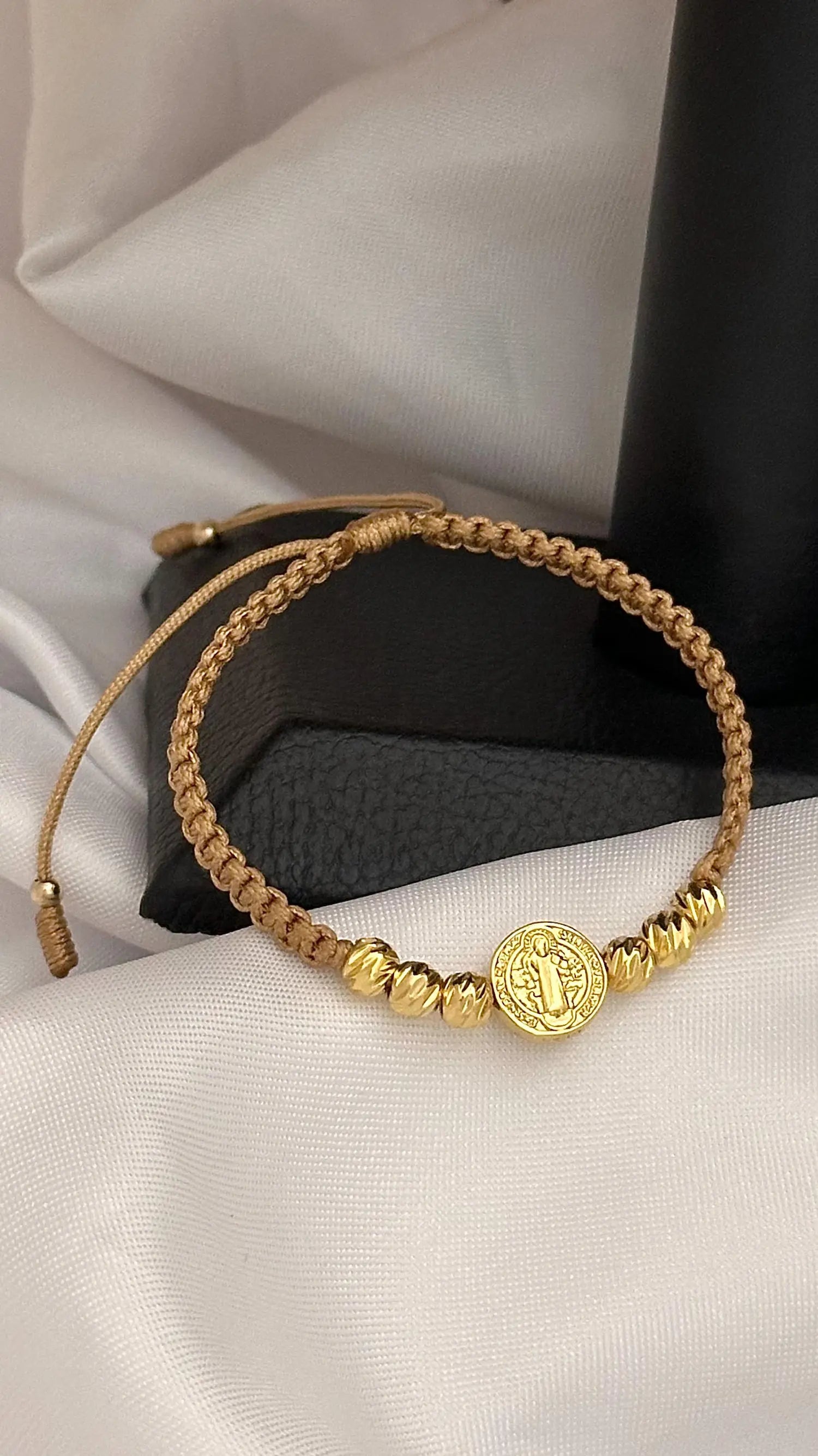 Pulseras tejidas