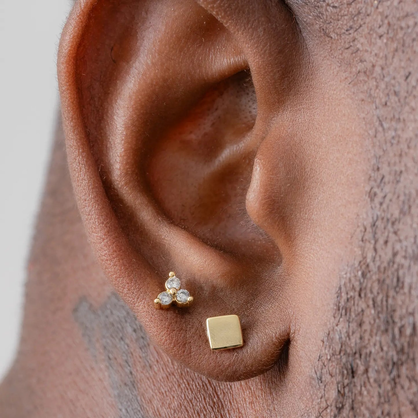 Topitos de oro laminado 18k hombre  Ref. 34214
